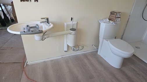 Bathroom with adjustable sink Nov 25, 2024