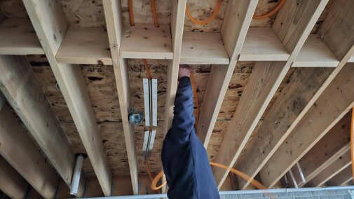Installing floor heating coils 12/04/24