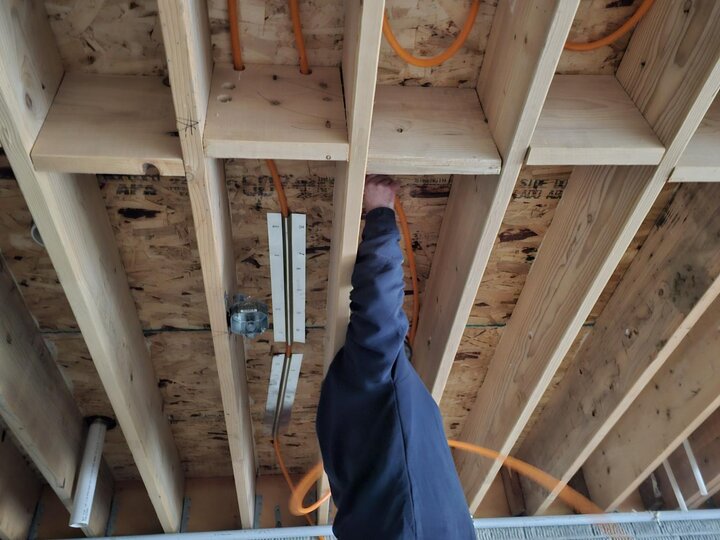 Installing floor heating coils 12/04/24